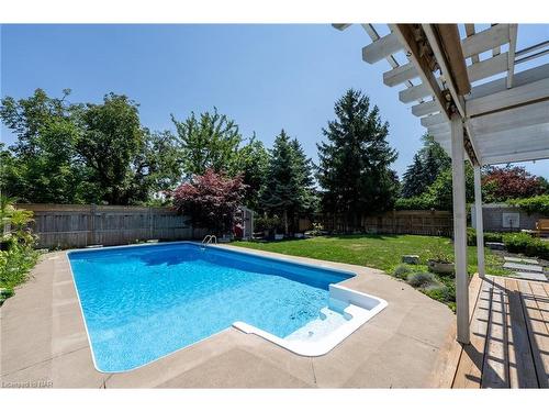 698 Rye Street, Niagara-On-The-Lake, ON - Outdoor With In Ground Pool With Backyard