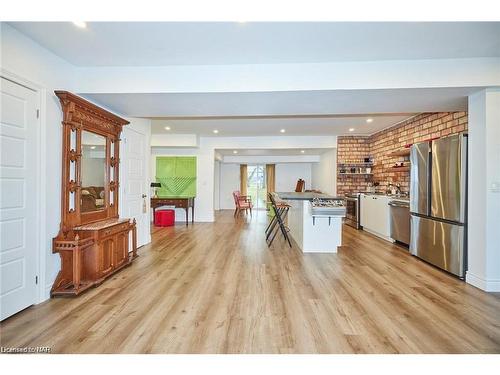 59 Permilla Street, St. Catharines, ON - Indoor Photo Showing Kitchen