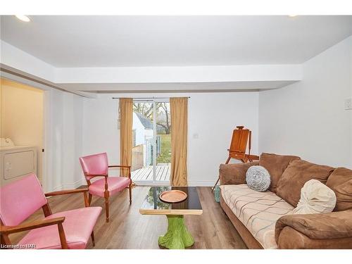 59 Permilla Street, St. Catharines, ON - Indoor Photo Showing Living Room