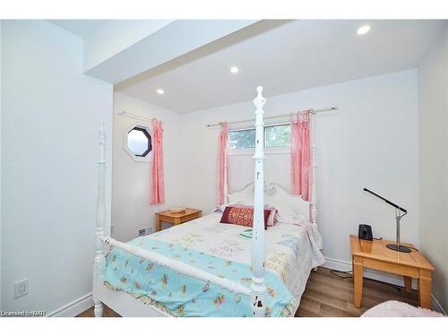 59 Permilla Street, St. Catharines, ON - Indoor Photo Showing Bedroom