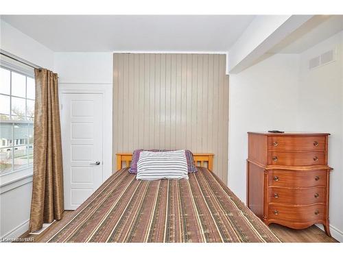 59 Permilla Street, St. Catharines, ON - Indoor Photo Showing Bedroom