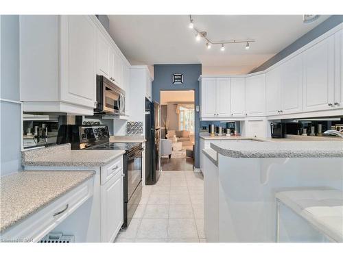 3382 Dustan Street, Vineland, ON - Indoor Photo Showing Kitchen