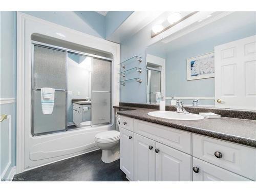 3382 Dustan Street, Vineland, ON - Indoor Photo Showing Bathroom