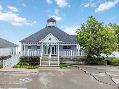 3382 Dustan Street, Vineland, ON - Outdoor With Deck Patio Veranda With Facade