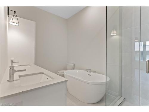 10-41 Ivy Crescent, Thorold, ON - Indoor Photo Showing Bathroom