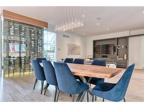 11 Woodbourne Court, Niagara-On-The-Lake, ON - Indoor Photo Showing Dining Room