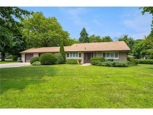 2 Peachtree Park, Fonthill, ON - Outdoor With Facade