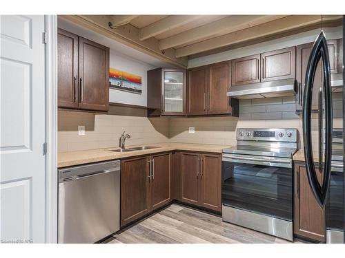 681 Warner Road, Niagara-On-The-Lake, ON - Indoor Photo Showing Kitchen With Double Sink