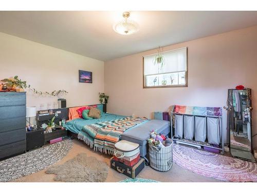 154 Dalhousie Avenue, St. Catharines, ON - Indoor Photo Showing Bedroom