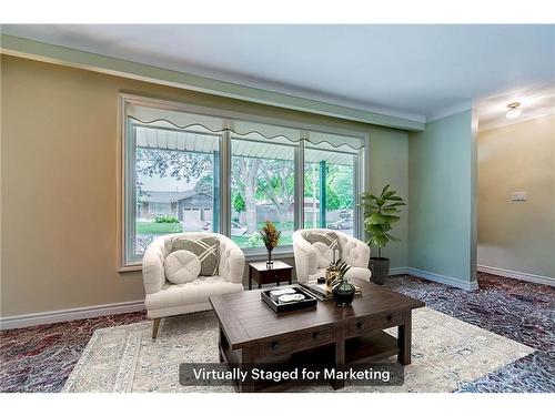 32 Wakelin Terrace, St. Catharines, ON - Indoor Photo Showing Living Room