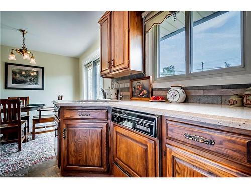 32 Wakelin Terrace, St. Catharines, ON - Indoor Photo Showing Kitchen