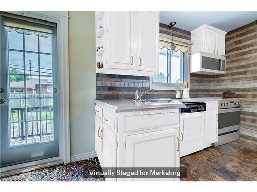 32 Wakelin Terrace, St. Catharines, ON - Indoor Photo Showing Kitchen