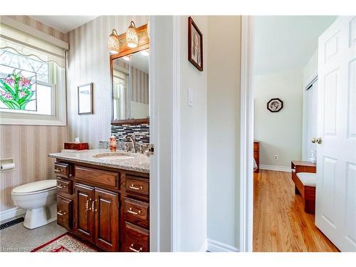 32 Wakelin Terrace, St. Catharines, ON - Indoor Photo Showing Bathroom