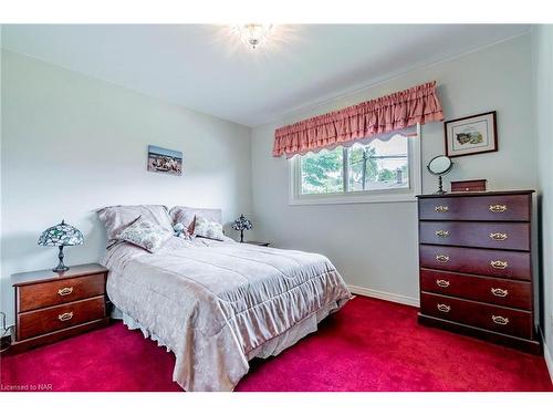 32 Wakelin Terrace, St. Catharines, ON - Indoor Photo Showing Bedroom