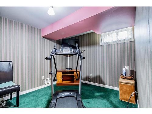 32 Wakelin Terrace, St. Catharines, ON - Indoor Photo Showing Gym Room