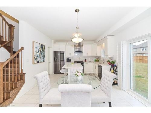 4363 Willick Road, Niagara Falls, ON - Indoor Photo Showing Dining Room