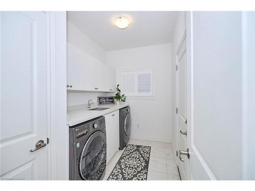 4363 Willick Road, Niagara Falls, ON - Indoor Photo Showing Laundry Room