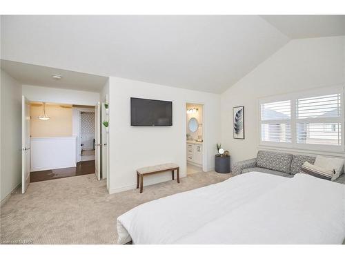 4363 Willick Road, Niagara Falls, ON - Indoor Photo Showing Bedroom