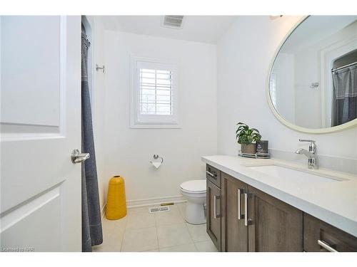 4363 Willick Road, Niagara Falls, ON - Indoor Photo Showing Bathroom