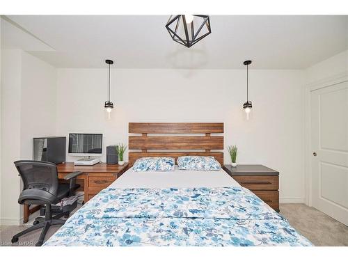 4363 Willick Road, Niagara Falls, ON - Indoor Photo Showing Bedroom