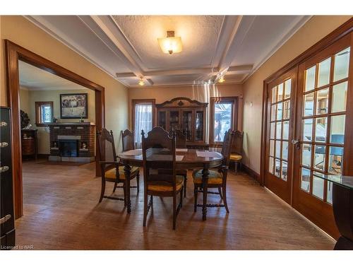 5008 Valley Way, Niagara Falls, ON - Indoor Photo Showing Dining Room