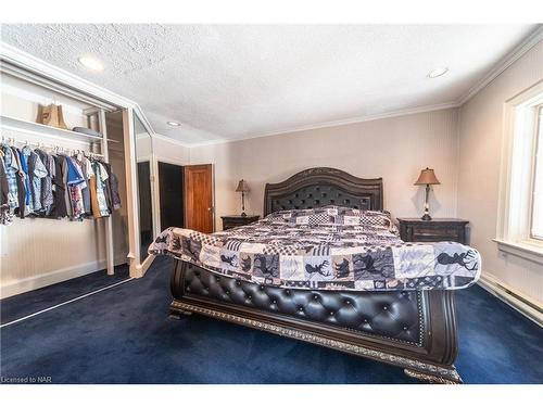 5008 Valley Way, Niagara Falls, ON - Indoor Photo Showing Bedroom