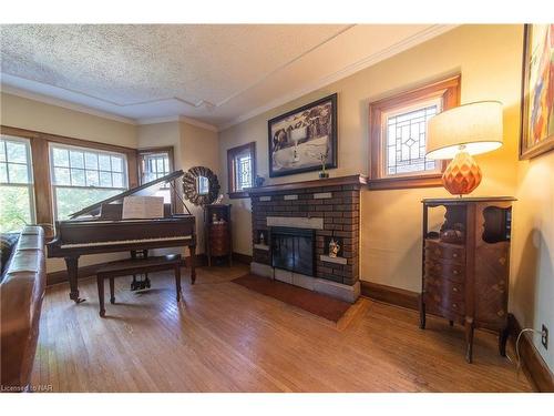 5008 Valley Way, Niagara Falls, ON - Indoor With Fireplace