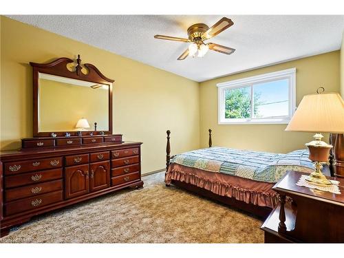 337 Barrick Road, Port Colborne, ON - Indoor Photo Showing Bedroom