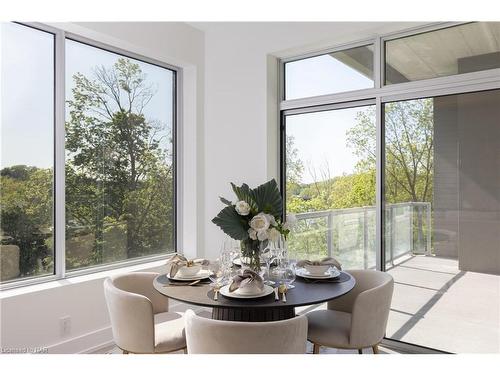 403-77 Yates Street, St. Catharines, ON - Indoor Photo Showing Dining Room