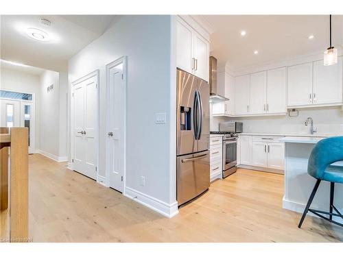 16-154 Port Robinson Road, Fonthill, ON - Indoor Photo Showing Kitchen