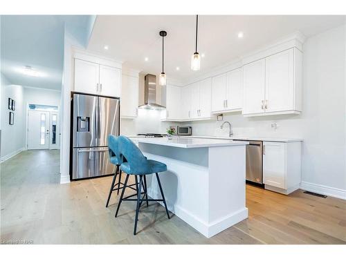 16-154 Port Robinson Road, Fonthill, ON - Indoor Photo Showing Kitchen With Upgraded Kitchen