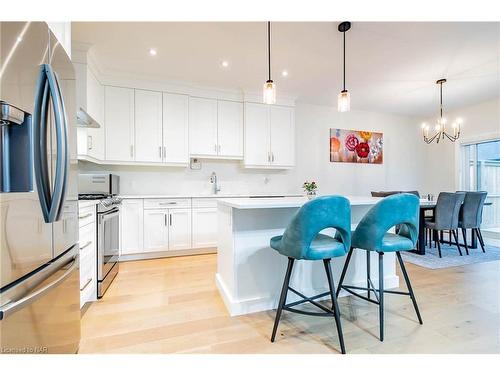 16-154 Port Robinson Road, Fonthill, ON - Indoor Photo Showing Kitchen With Upgraded Kitchen