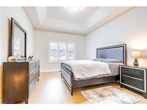 16-154 Port Robinson Road, Fonthill, ON - Indoor Photo Showing Bedroom