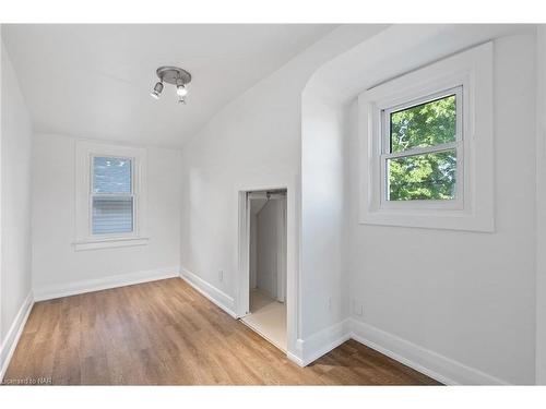 66 Knoll Street, Port Colborne, ON - Indoor Photo Showing Other Room