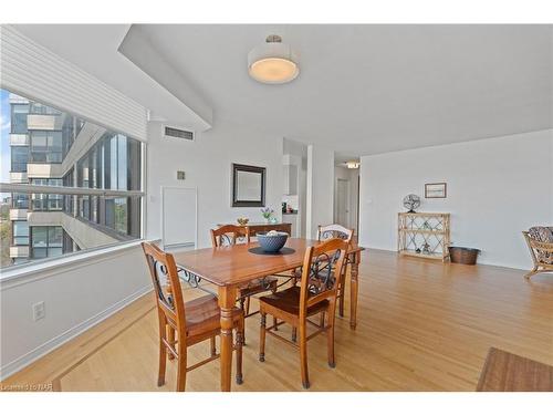 1001-3 Towering Heights Boulevard, St. Catharines, ON - Indoor Photo Showing Dining Room