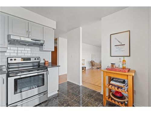 1001-3 Towering Heights Boulevard, St. Catharines, ON - Indoor Photo Showing Kitchen