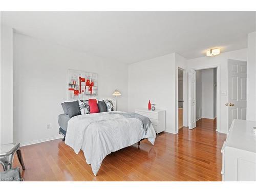 1001-3 Towering Heights Boulevard, St. Catharines, ON - Indoor Photo Showing Bedroom