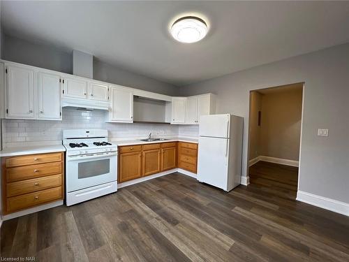 206 Jarvis Street, Fort Erie, ON - Indoor Photo Showing Kitchen With Double Sink