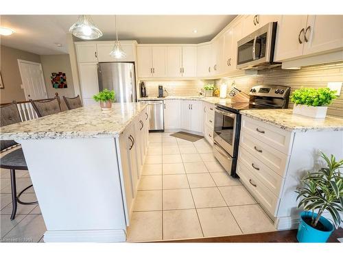 14-77 Avery Crescent, St. Catharines, ON - Indoor Photo Showing Kitchen With Stainless Steel Kitchen With Upgraded Kitchen