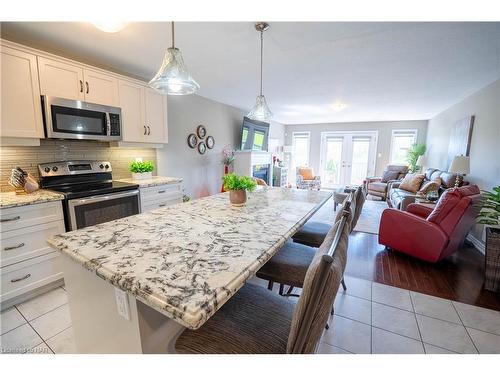 14-77 Avery Crescent, St. Catharines, ON - Indoor Photo Showing Kitchen With Stainless Steel Kitchen With Upgraded Kitchen