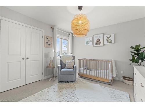 17 Wilkerson Street Street, Thorold, ON - Indoor Photo Showing Bedroom