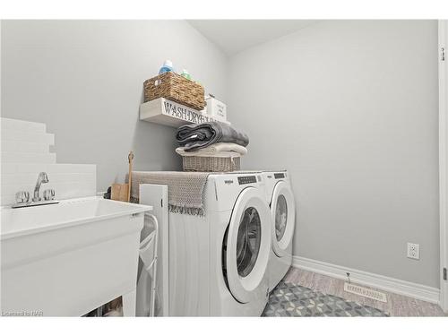 17 Wilkerson Street Street, Thorold, ON - Indoor Photo Showing Laundry Room