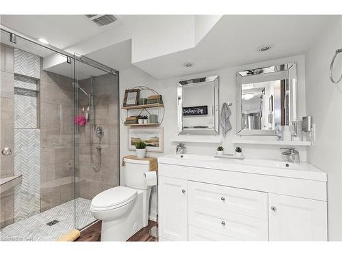 17 Wilkerson Street Street, Thorold, ON - Indoor Photo Showing Bathroom