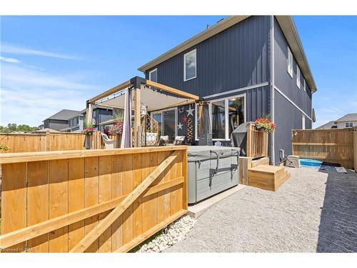 17 Wilkerson Street Street, Thorold, ON - Outdoor With Deck Patio Veranda With Exterior