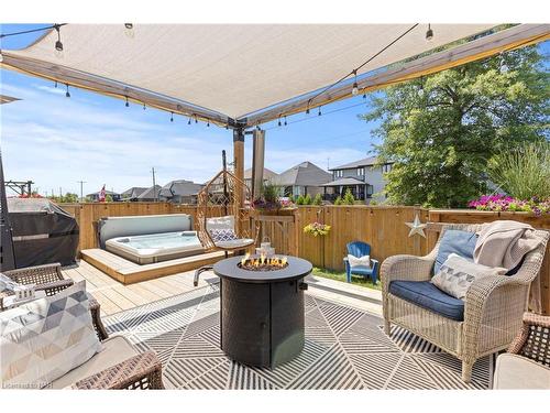 17 Wilkerson Street Street, Thorold, ON - Outdoor With Deck Patio Veranda