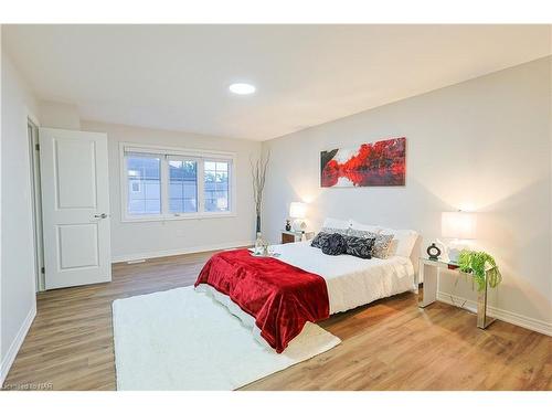 51-340 Prospect Point Road North, Ridgeway, ON - Indoor Photo Showing Bedroom