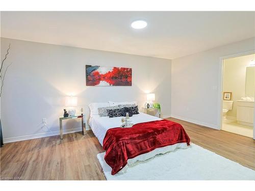 51-340 Prospect Point Road North, Ridgeway, ON - Indoor Photo Showing Bedroom