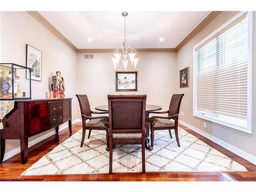 32 Timmsdale Crescent, Fonthill, ON - Indoor Photo Showing Dining Room