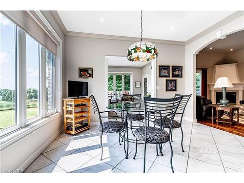 32 Timmsdale Crescent, Fonthill, ON - Indoor Photo Showing Dining Room