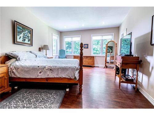 32 Timmsdale Crescent, Fonthill, ON - Indoor Photo Showing Bedroom